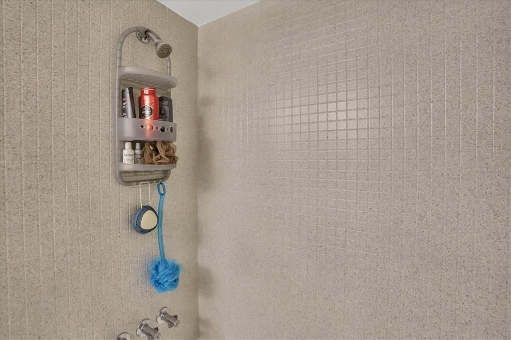 For Rent: $2,200 (2 beds, 2 baths, 1060 Square Feet)