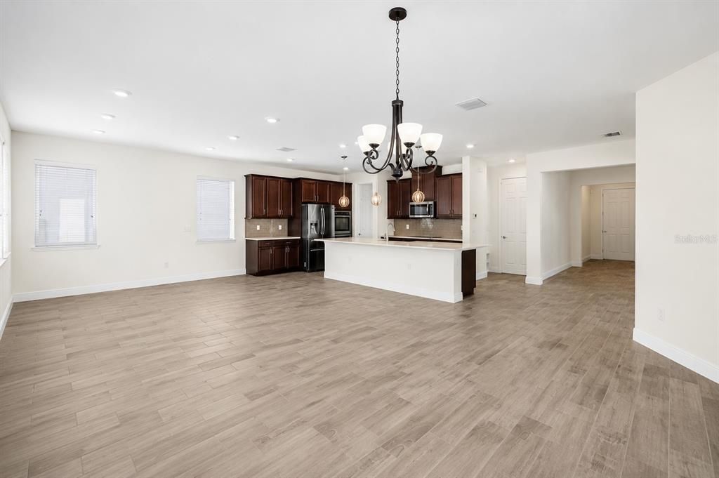 For Sale: $798,000 (4 beds, 3 baths, 3179 Square Feet)