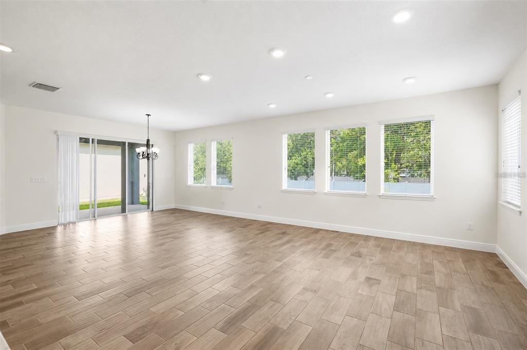 For Sale: $798,000 (4 beds, 3 baths, 3179 Square Feet)