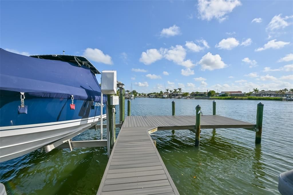 For Sale: $1,100,000 (3 beds, 2 baths, 2462 Square Feet)