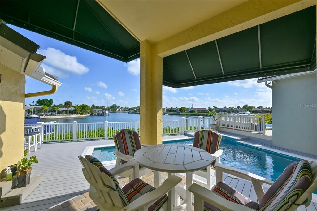 For Sale: $1,100,000 (3 beds, 2 baths, 2462 Square Feet)