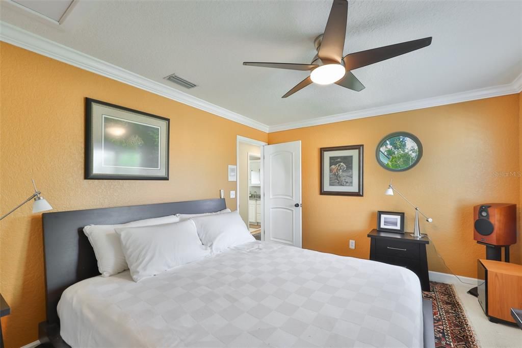 For Sale: $1,100,000 (3 beds, 2 baths, 2462 Square Feet)