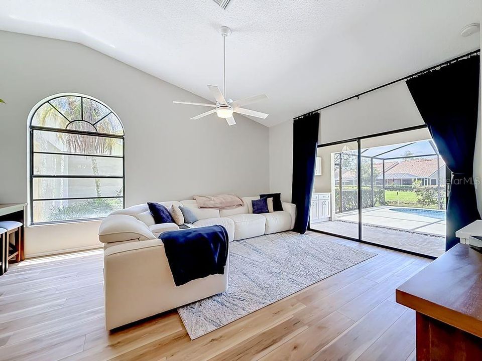 For Sale: $575,000 (3 beds, 2 baths, 1634 Square Feet)