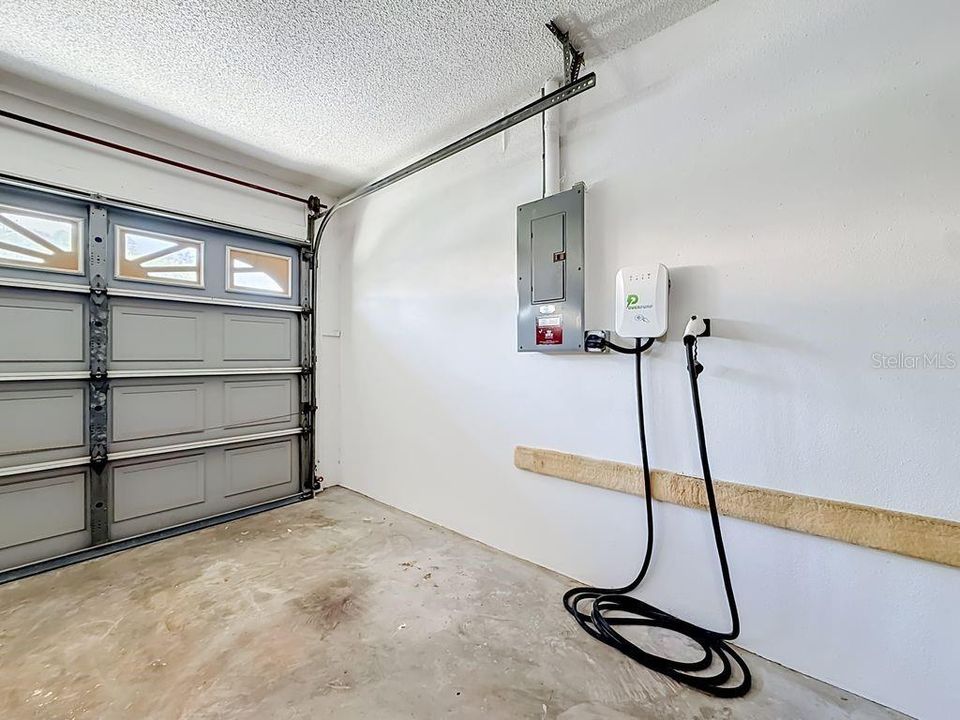 For Sale: $575,000 (3 beds, 2 baths, 1634 Square Feet)