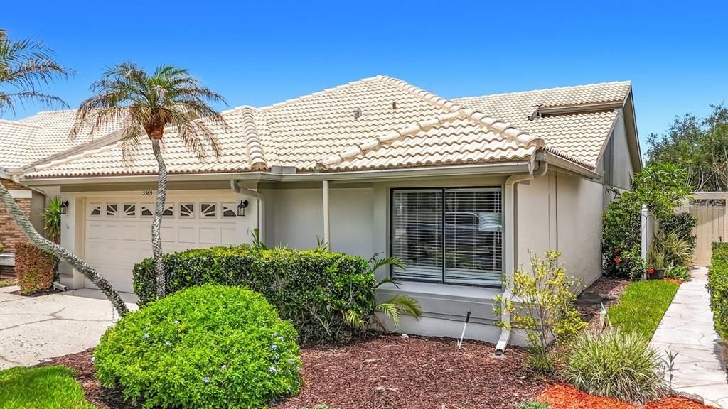 For Sale: $575,000 (3 beds, 2 baths, 1634 Square Feet)