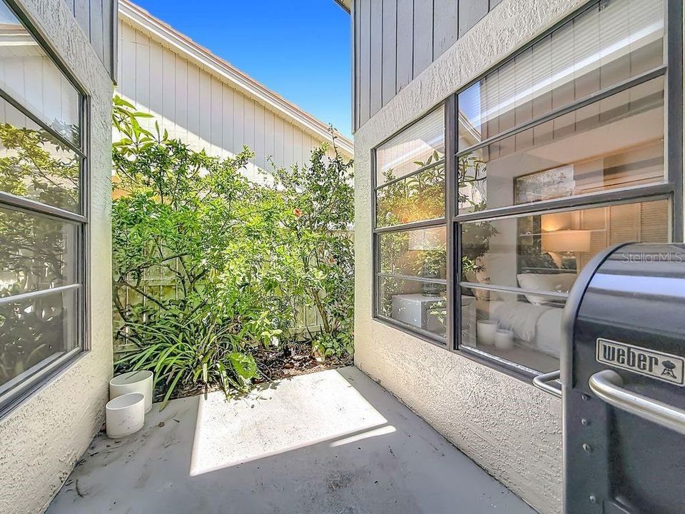 For Sale: $575,000 (3 beds, 2 baths, 1634 Square Feet)