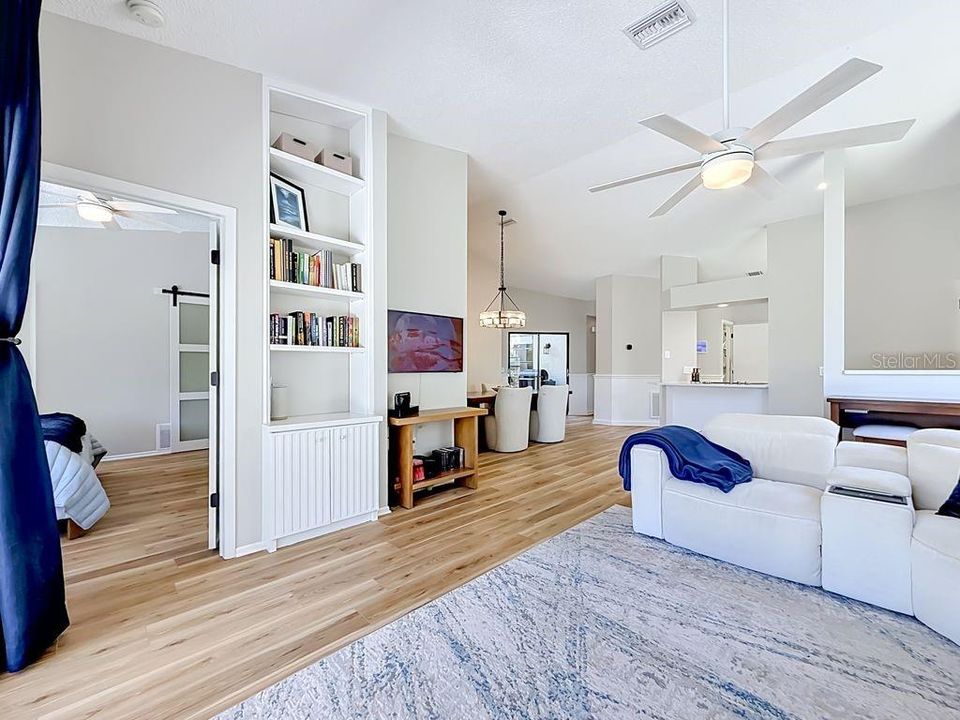 For Sale: $575,000 (3 beds, 2 baths, 1634 Square Feet)