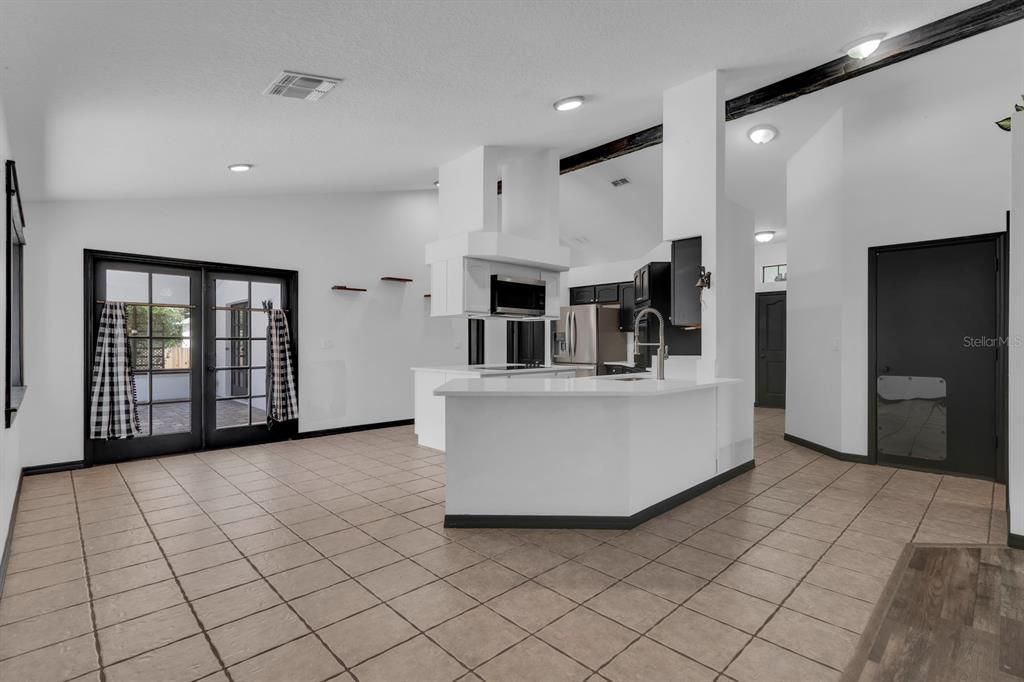 En Venta: $649,995 (4 camas, 2 baños, 2159 Pies cuadrados)