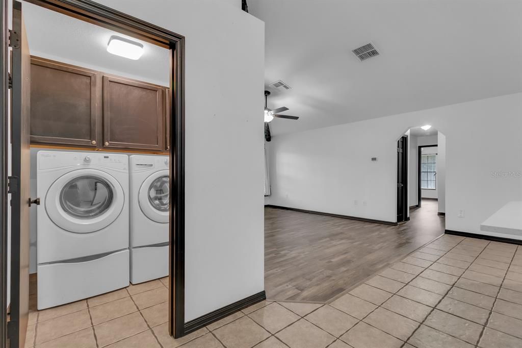 En Venta: $649,995 (4 camas, 2 baños, 2159 Pies cuadrados)