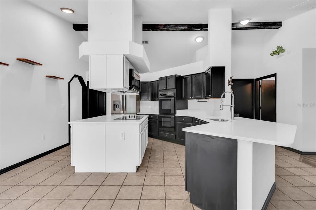 En Venta: $649,995 (4 camas, 2 baños, 2159 Pies cuadrados)