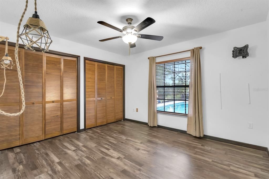 En Venta: $649,995 (4 camas, 2 baños, 2159 Pies cuadrados)