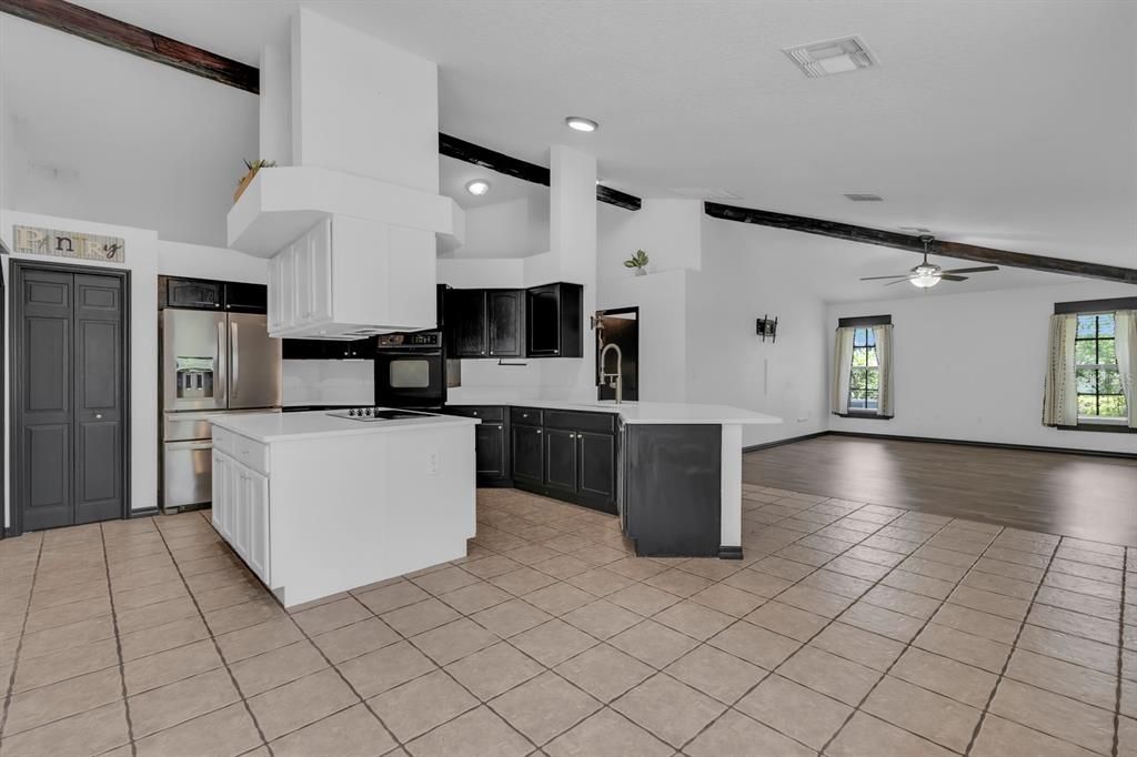 En Venta: $649,995 (4 camas, 2 baños, 2159 Pies cuadrados)