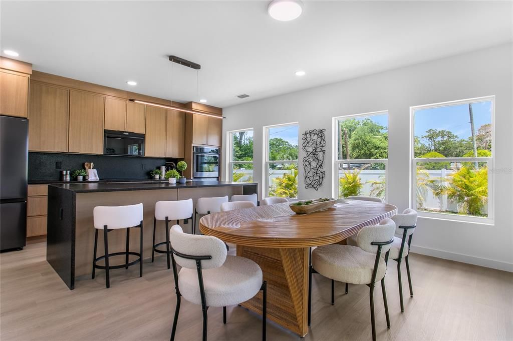 For Sale: $529,000 (4 beds, 4 baths, 1825 Square Feet)
