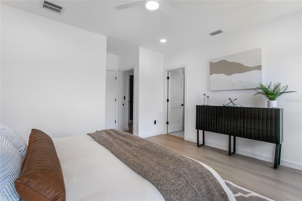 For Sale: $529,000 (4 beds, 4 baths, 1825 Square Feet)