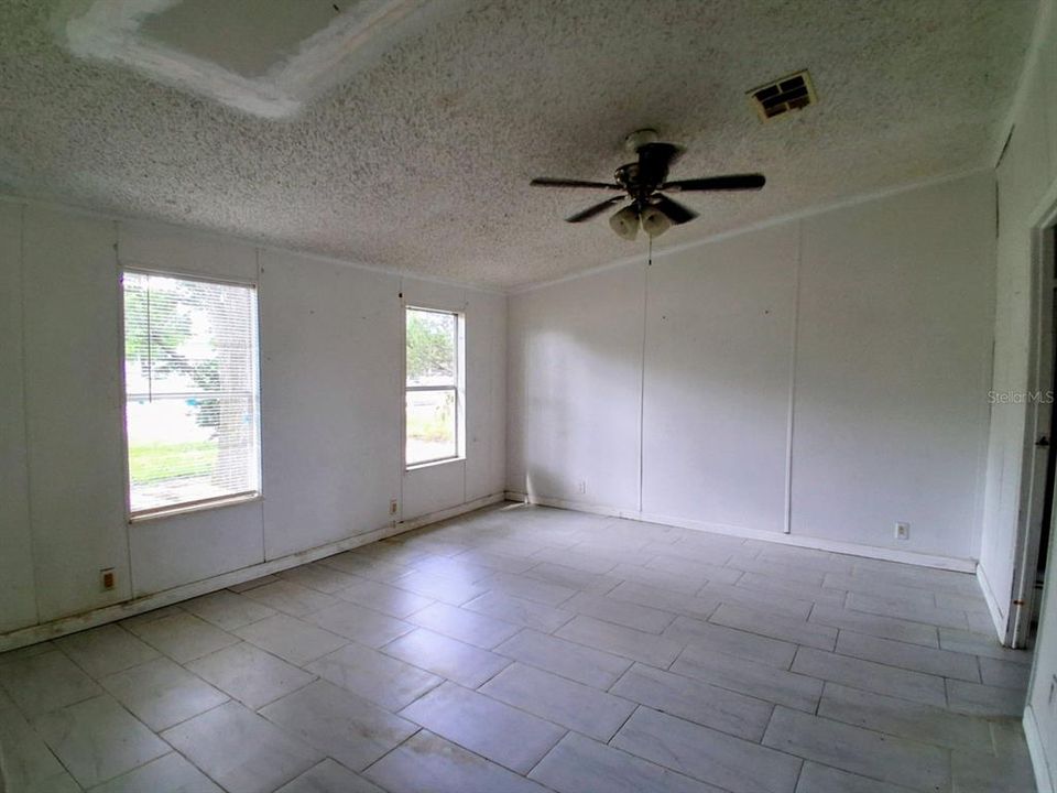 For Sale: $170,000 (3 beds, 2 baths, 1956 Square Feet)