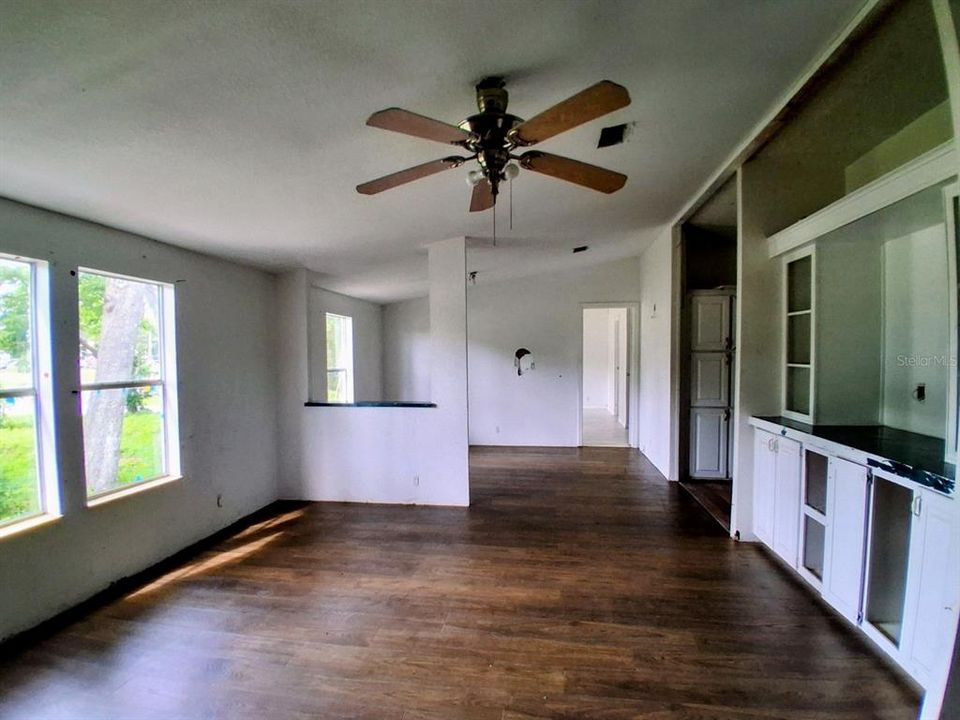 For Sale: $170,000 (3 beds, 2 baths, 1956 Square Feet)