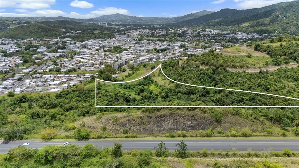 На продажу: $595,000 (6.27 acres)