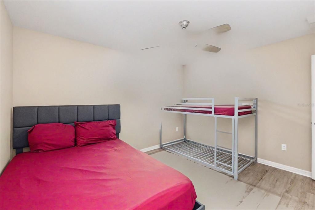 For Sale: $335,000 (5 beds, 2 baths, 2415 Square Feet)