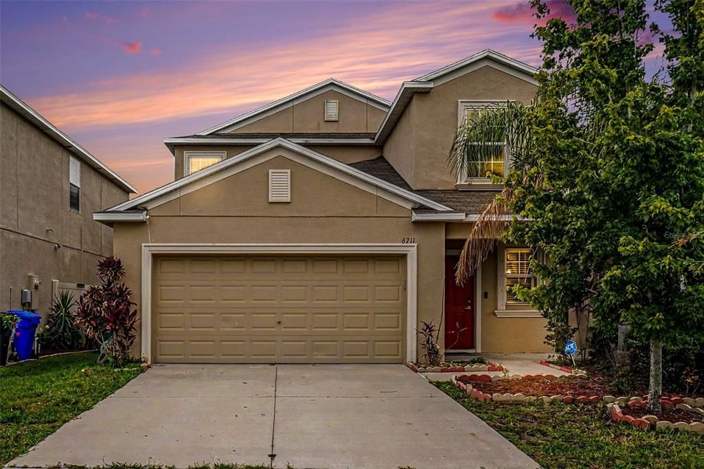 For Sale: $335,000 (5 beds, 2 baths, 2415 Square Feet)