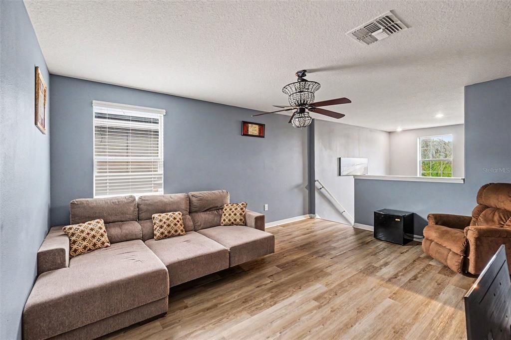 For Sale: $335,000 (5 beds, 2 baths, 2415 Square Feet)