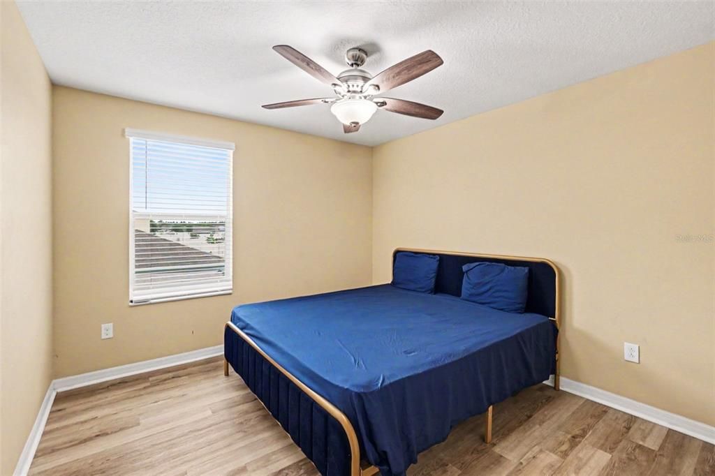 For Sale: $335,000 (5 beds, 2 baths, 2415 Square Feet)