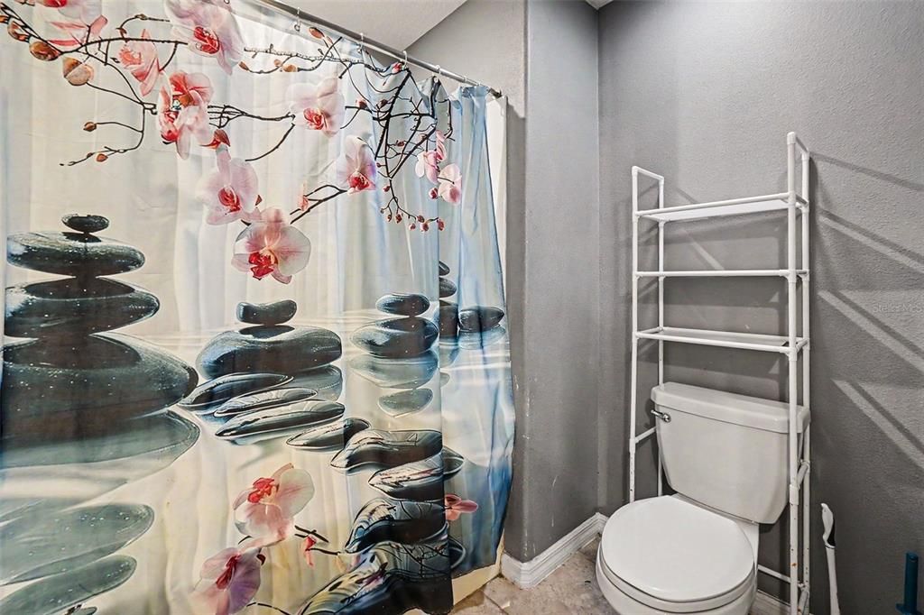 For Sale: $335,000 (5 beds, 2 baths, 2415 Square Feet)
