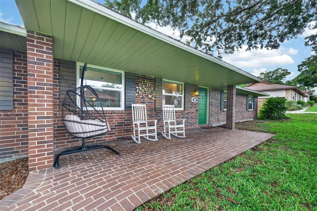 For Sale: $420,000 (3 beds, 2 baths, 1996 Square Feet)