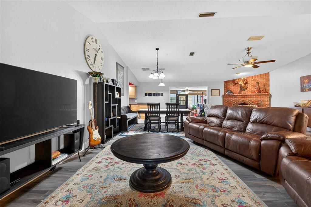 For Sale: $420,000 (3 beds, 2 baths, 1996 Square Feet)