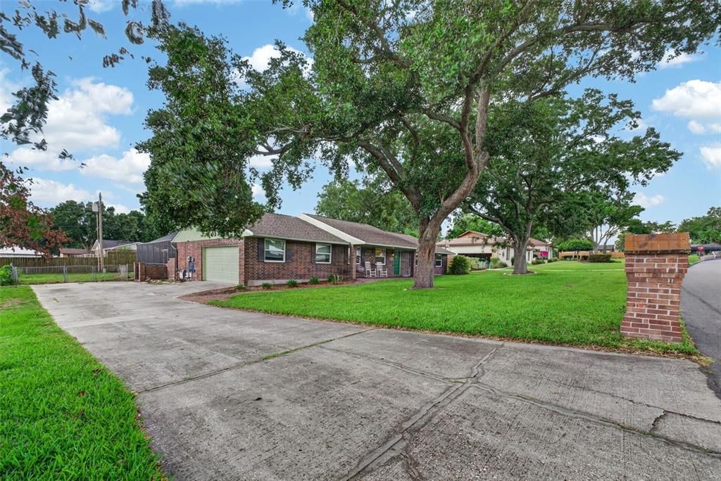 For Sale: $420,000 (3 beds, 2 baths, 1996 Square Feet)