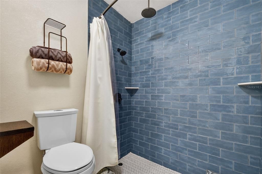 For Sale: $420,000 (3 beds, 2 baths, 1996 Square Feet)