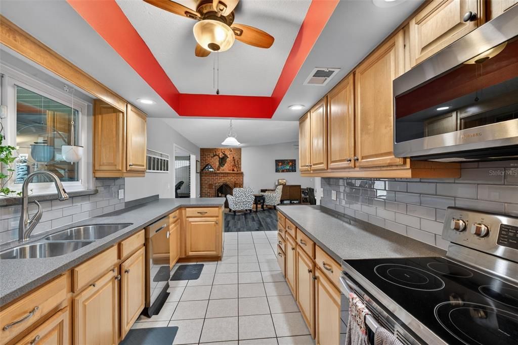 For Sale: $420,000 (3 beds, 2 baths, 1996 Square Feet)