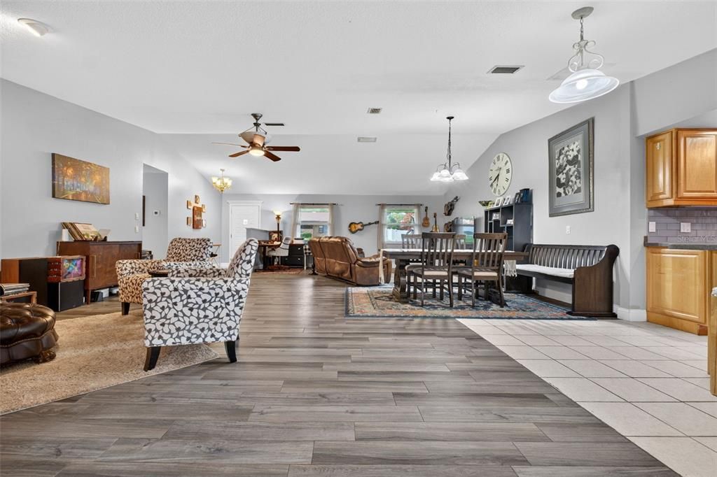 For Sale: $420,000 (3 beds, 2 baths, 1996 Square Feet)