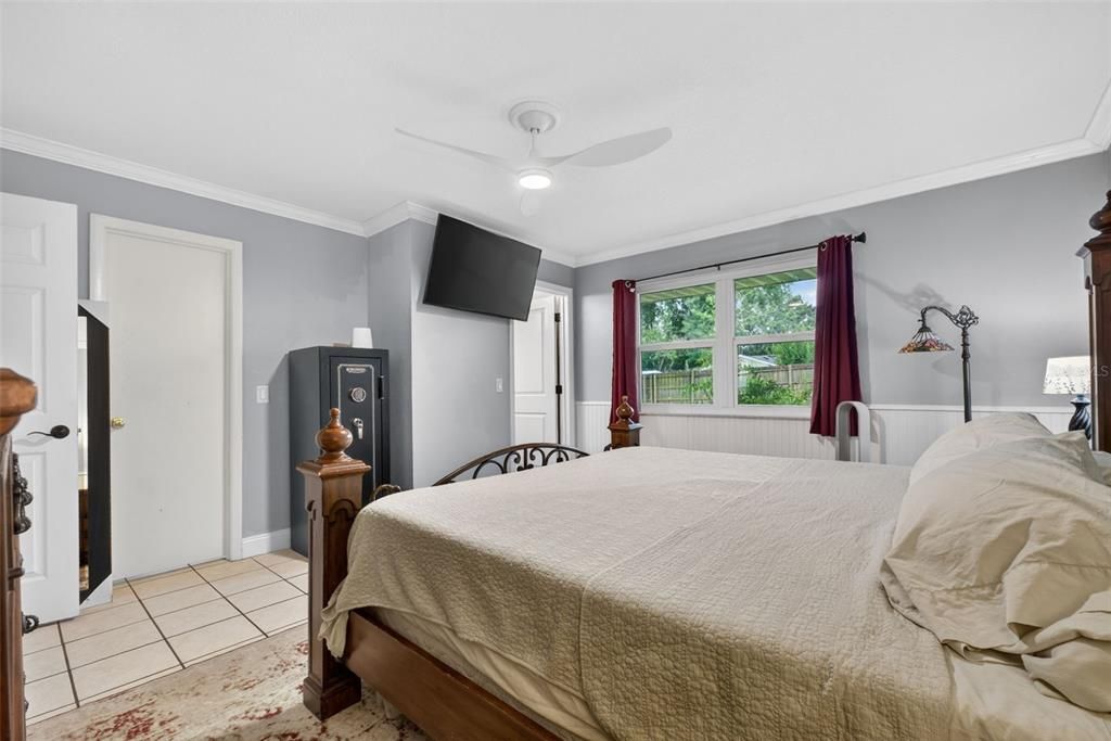 For Sale: $420,000 (3 beds, 2 baths, 1996 Square Feet)