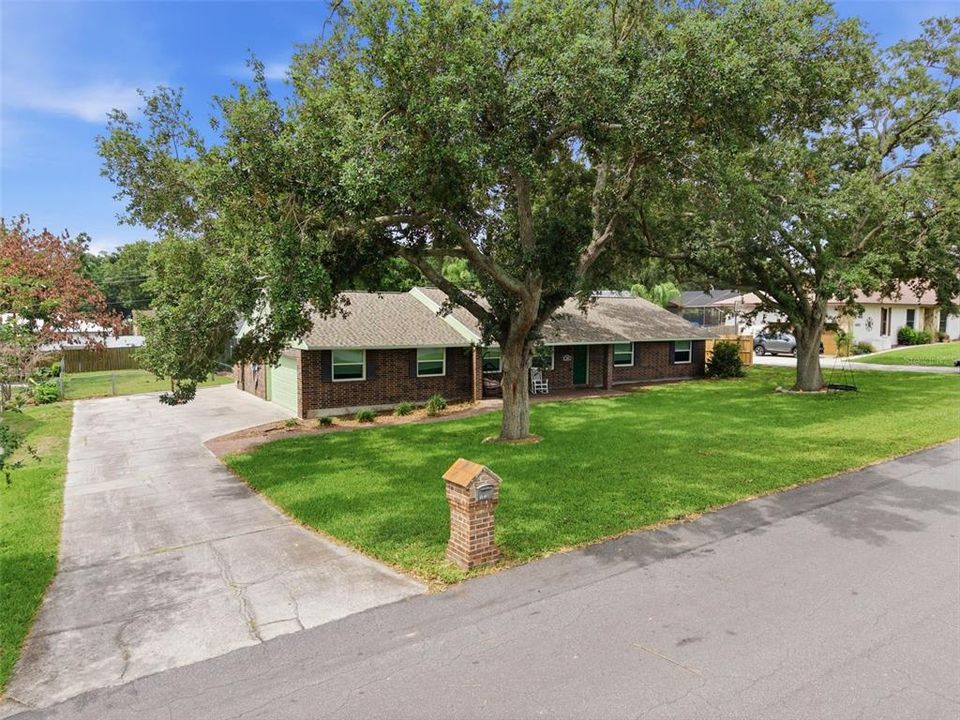 For Sale: $420,000 (3 beds, 2 baths, 1996 Square Feet)