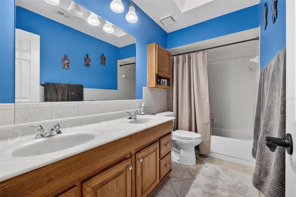 For Sale: $420,000 (3 beds, 2 baths, 1996 Square Feet)