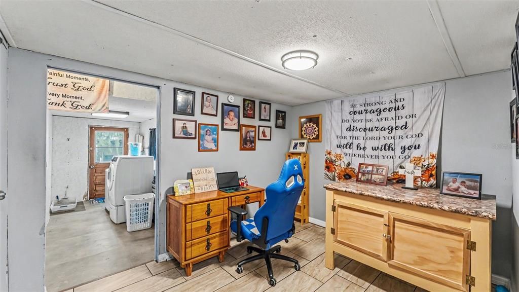For Sale: $275,000 (3 beds, 2 baths, 1440 Square Feet)