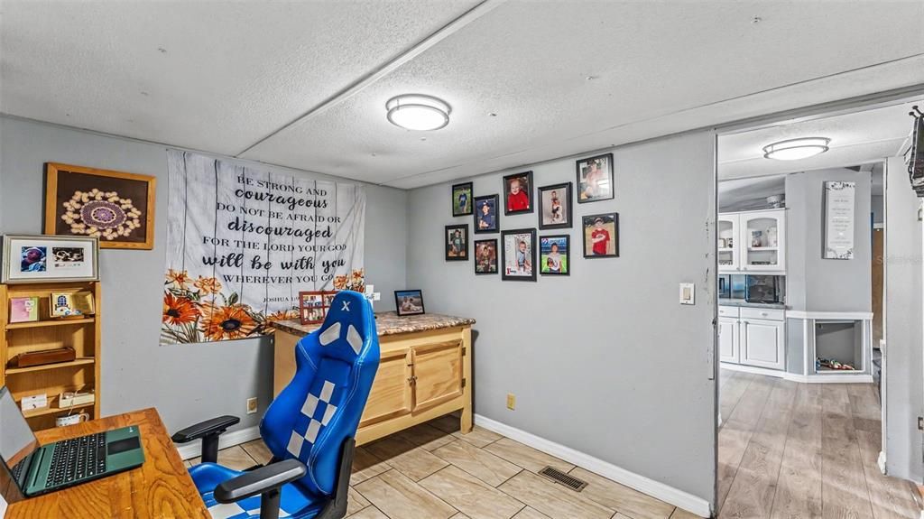 For Sale: $275,000 (3 beds, 2 baths, 1440 Square Feet)