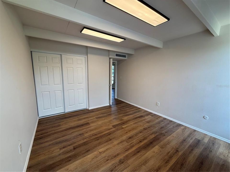 For Sale: $119,700 (1 beds, 1 baths, 648 Square Feet)