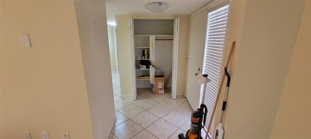 For Sale: $170,000 (2 beds, 2 baths, 897 Square Feet)