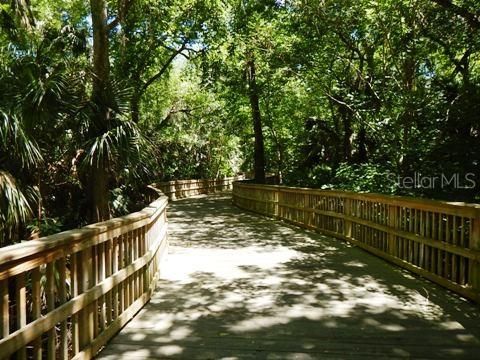 For Sale: $170,000 (2 beds, 2 baths, 897 Square Feet)