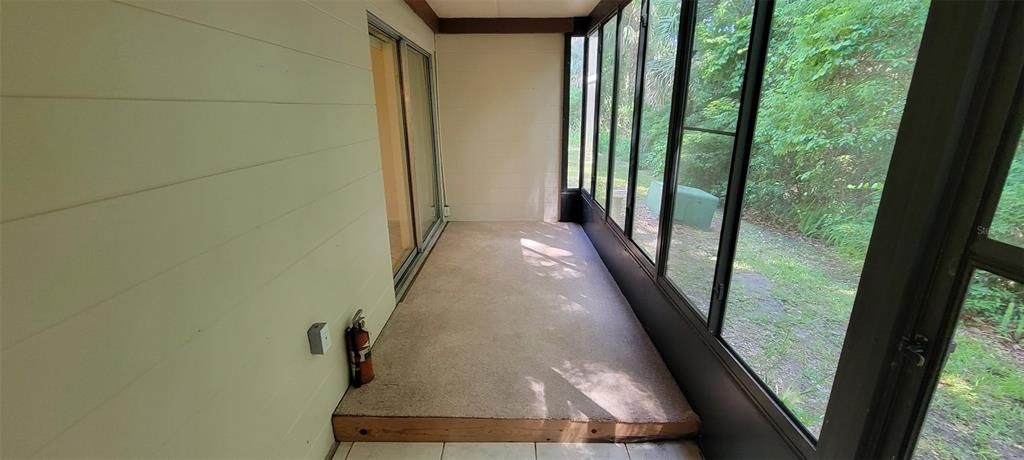 For Sale: $170,000 (2 beds, 2 baths, 897 Square Feet)