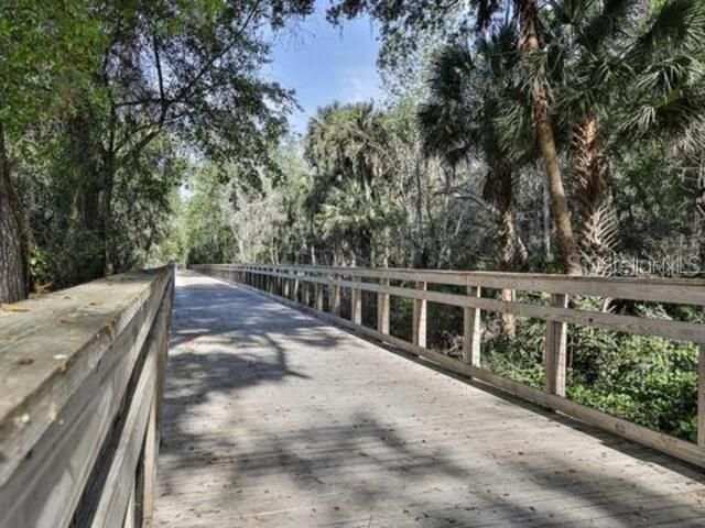For Sale: $170,000 (2 beds, 2 baths, 897 Square Feet)
