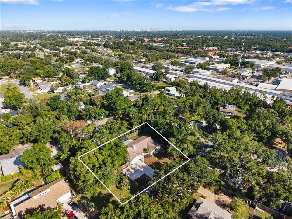 En Venta: $599,900 (3 camas, 2 baños, 2085 Pies cuadrados)