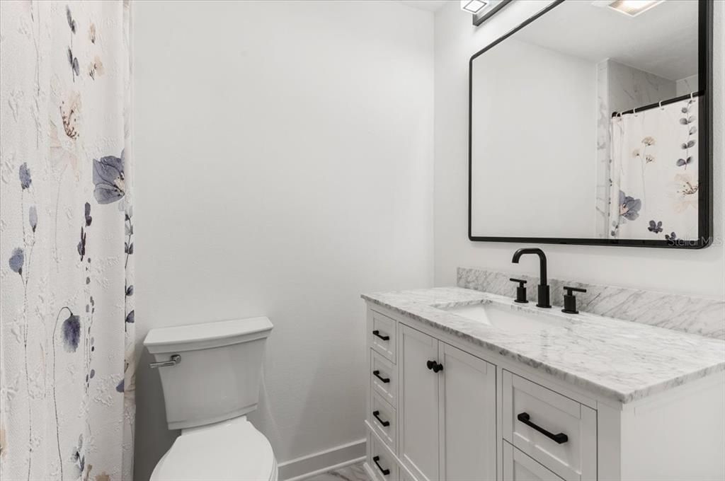 En Venta: $599,900 (3 camas, 2 baños, 2085 Pies cuadrados)