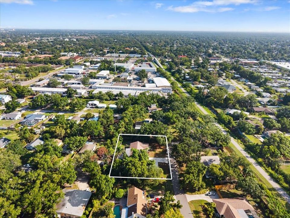 En Venta: $599,900 (3 camas, 2 baños, 2085 Pies cuadrados)