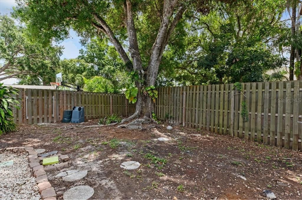 En Venta: $599,900 (3 camas, 2 baños, 2085 Pies cuadrados)