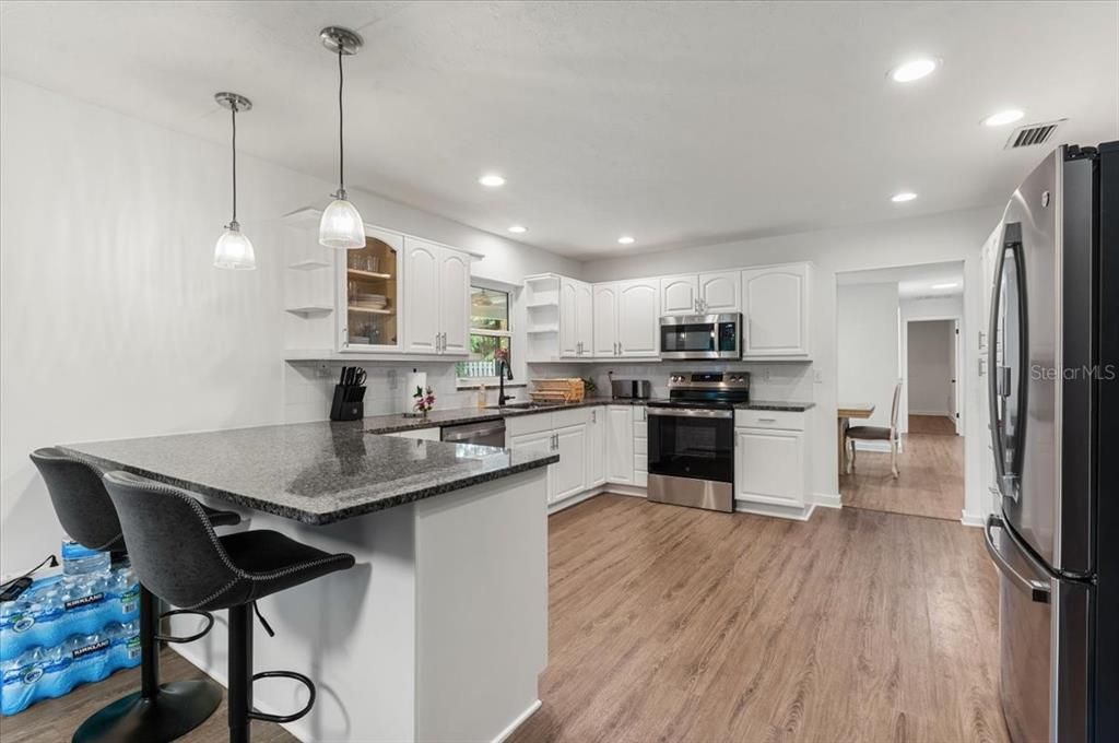 En Venta: $599,900 (3 camas, 2 baños, 2085 Pies cuadrados)
