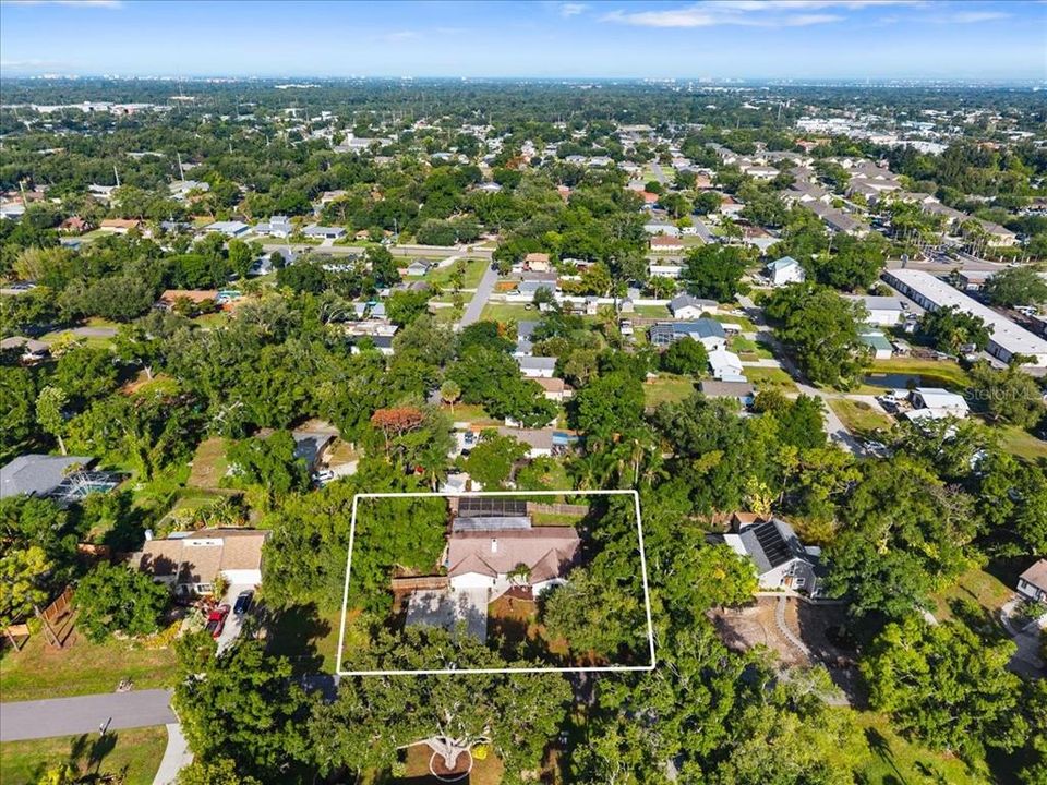 En Venta: $599,900 (3 camas, 2 baños, 2085 Pies cuadrados)