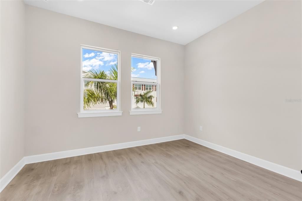For Sale: $544,000 (4 beds, 3 baths, 1867 Square Feet)