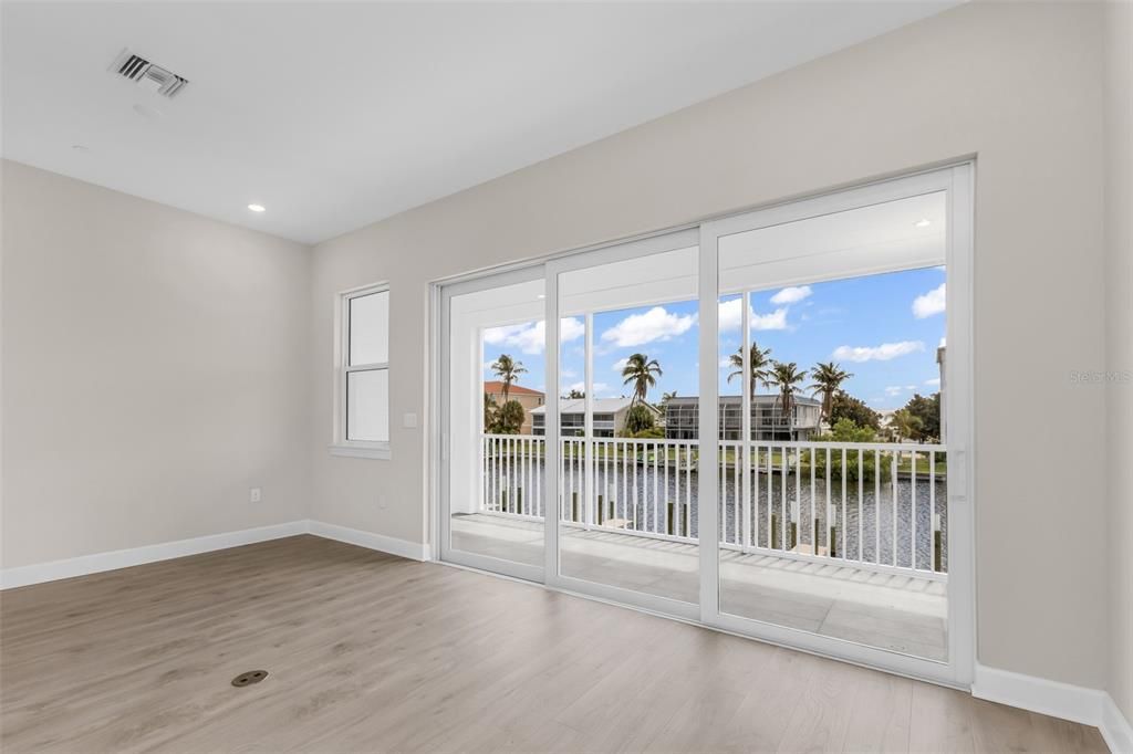 For Sale: $544,000 (4 beds, 3 baths, 1867 Square Feet)